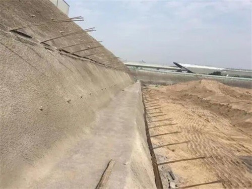 麦积河道边坡加固